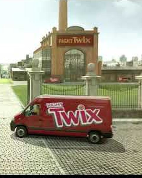 Twix Pick a Side (Left Twix / Right Twix) campaign film still